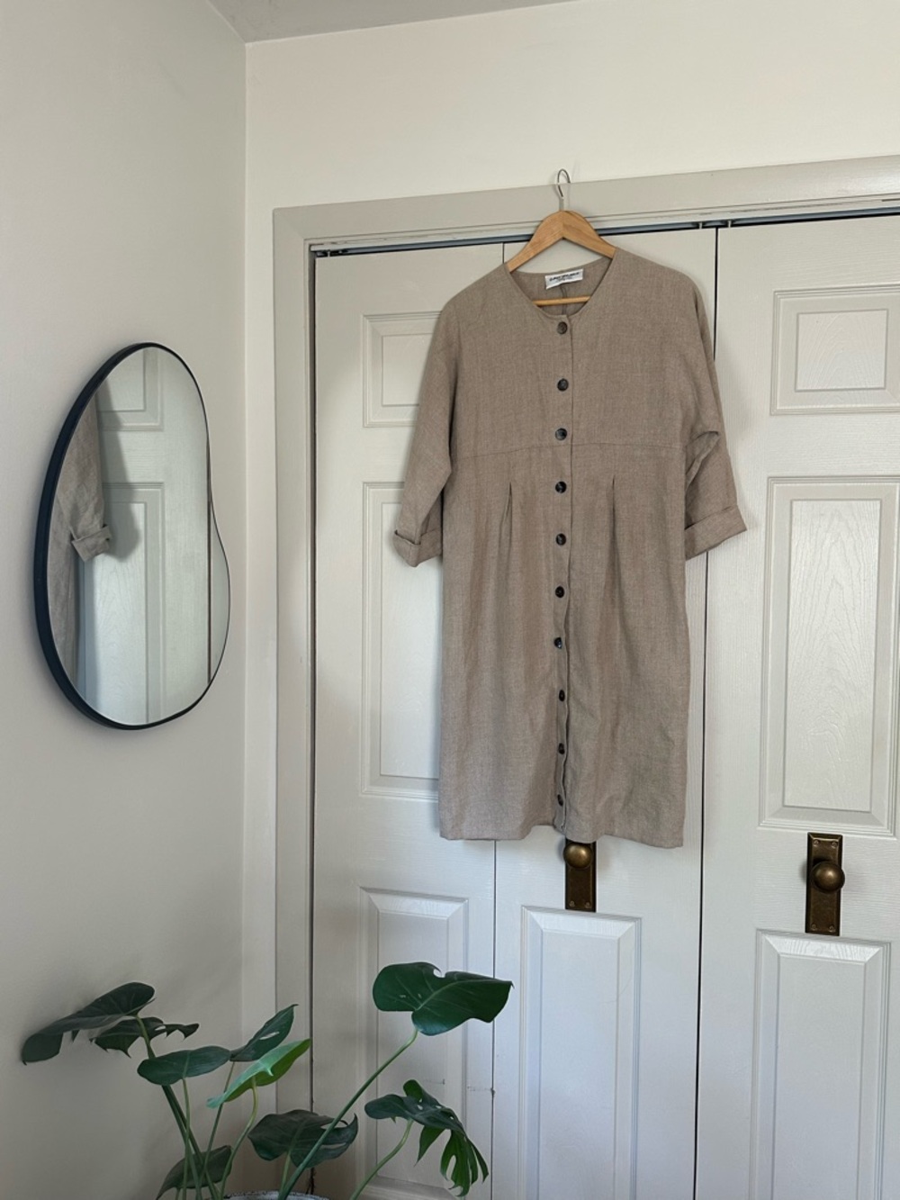 Vintage Aly Wear Neutral Beige Button-Front Women's Dress